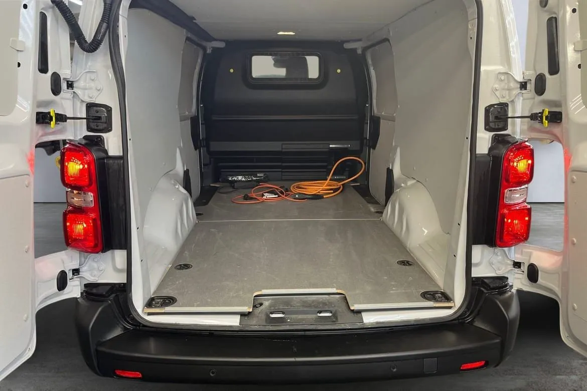 Vehicle image 20