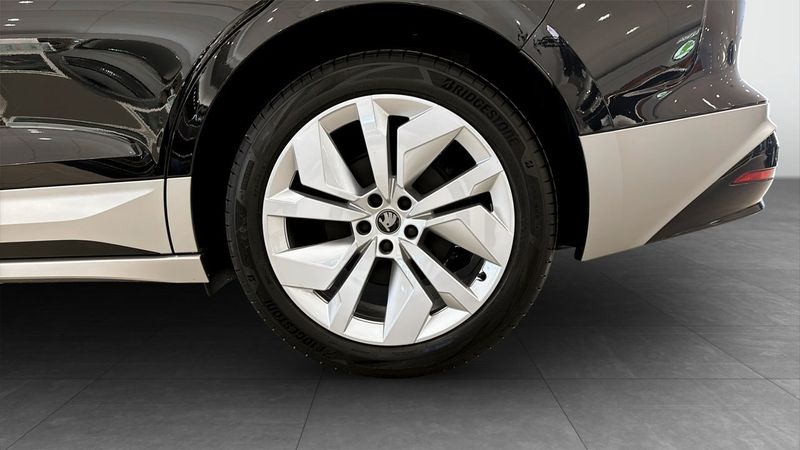 Skoda Enyaq bild 4