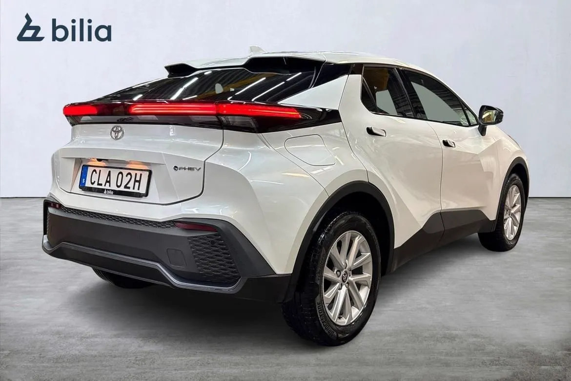 Vehicle image 18