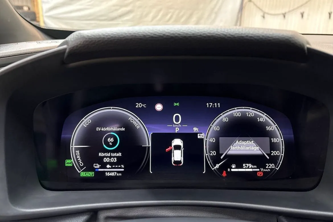 Vehicle image 15