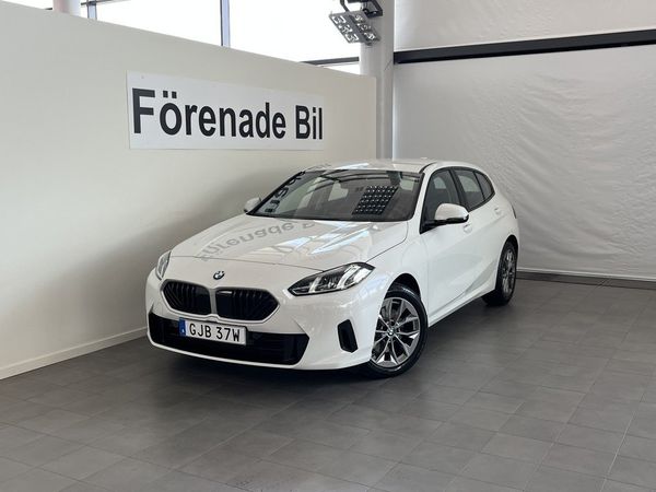 BMW 120 PRIVATLEASING fr. 3.095 kr/mån 17" Auto Park Assist - 2026