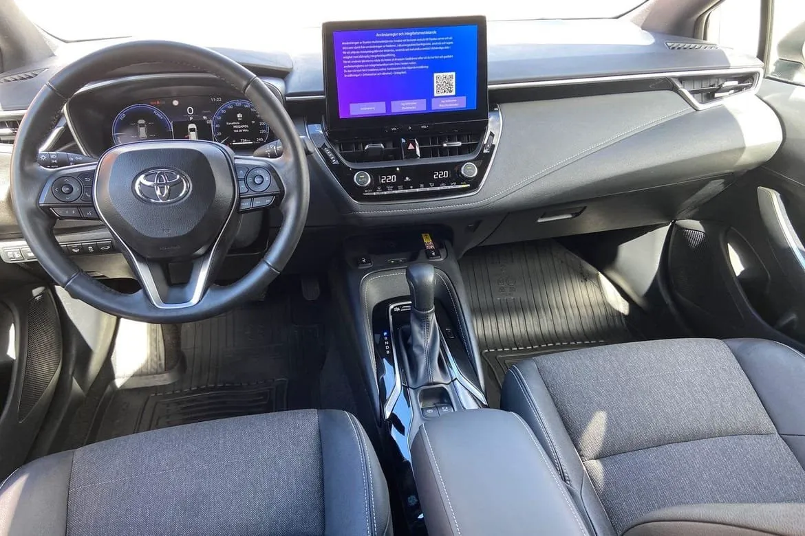 Vehicle image 10