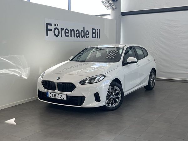BMW 120 PRIVATLEASING fr. 3.095 kr/mån 17" Auto Park Assist - 2026