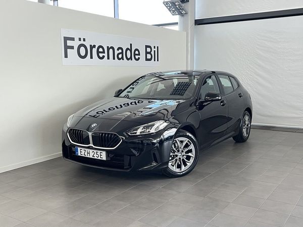 BMW 120 PRIVATLEASING fr. 3.345 kr/mån Auto 17" Rattvärme - 2026
