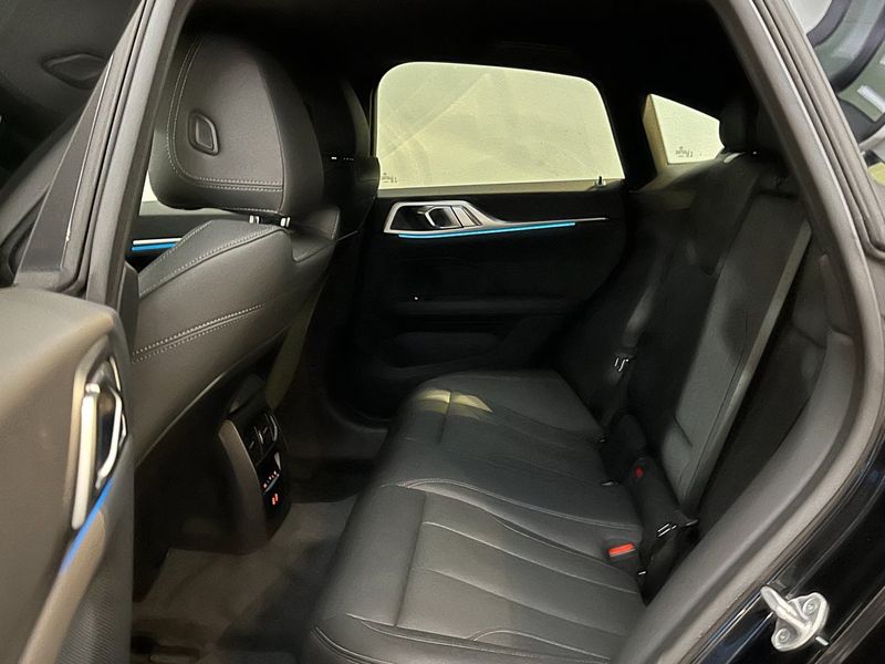 BMW i4 bild 11