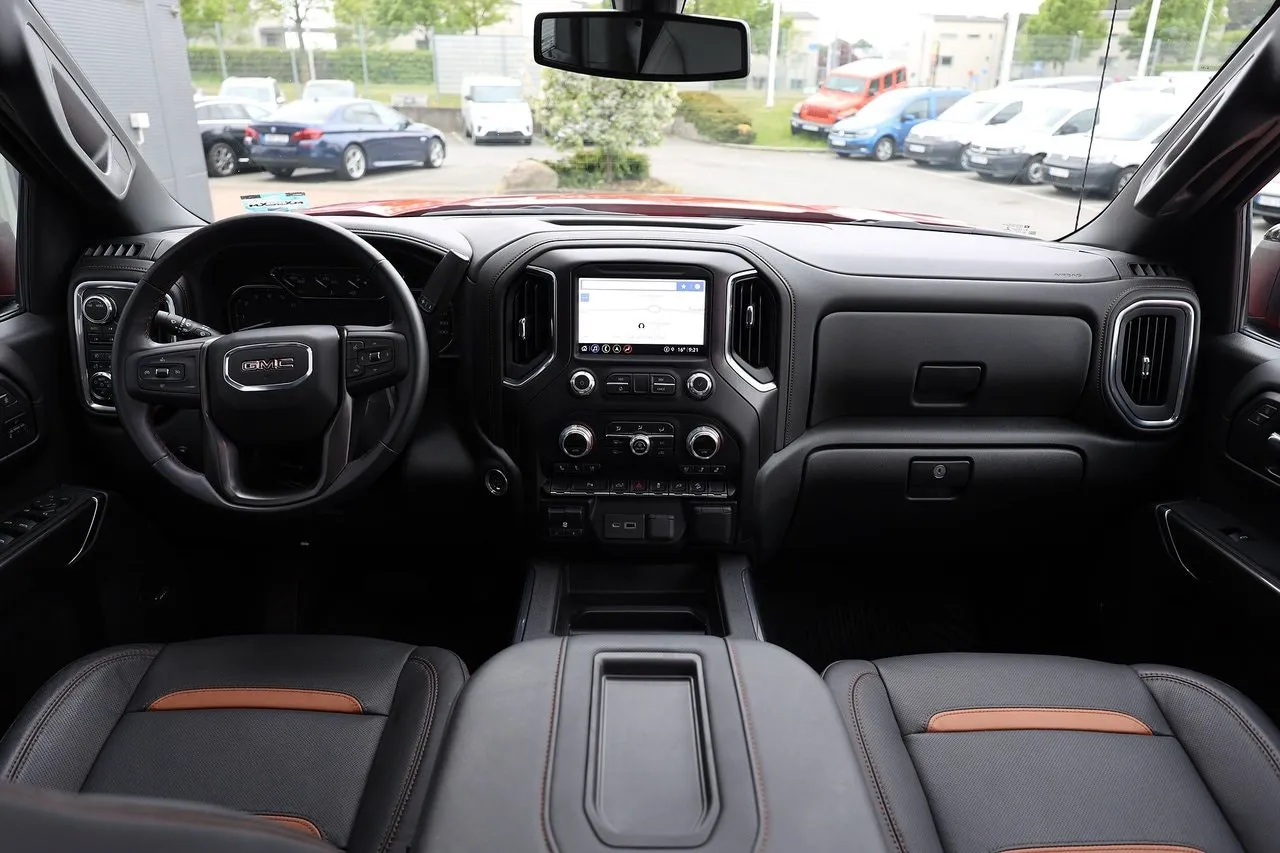 Vehicle image 14