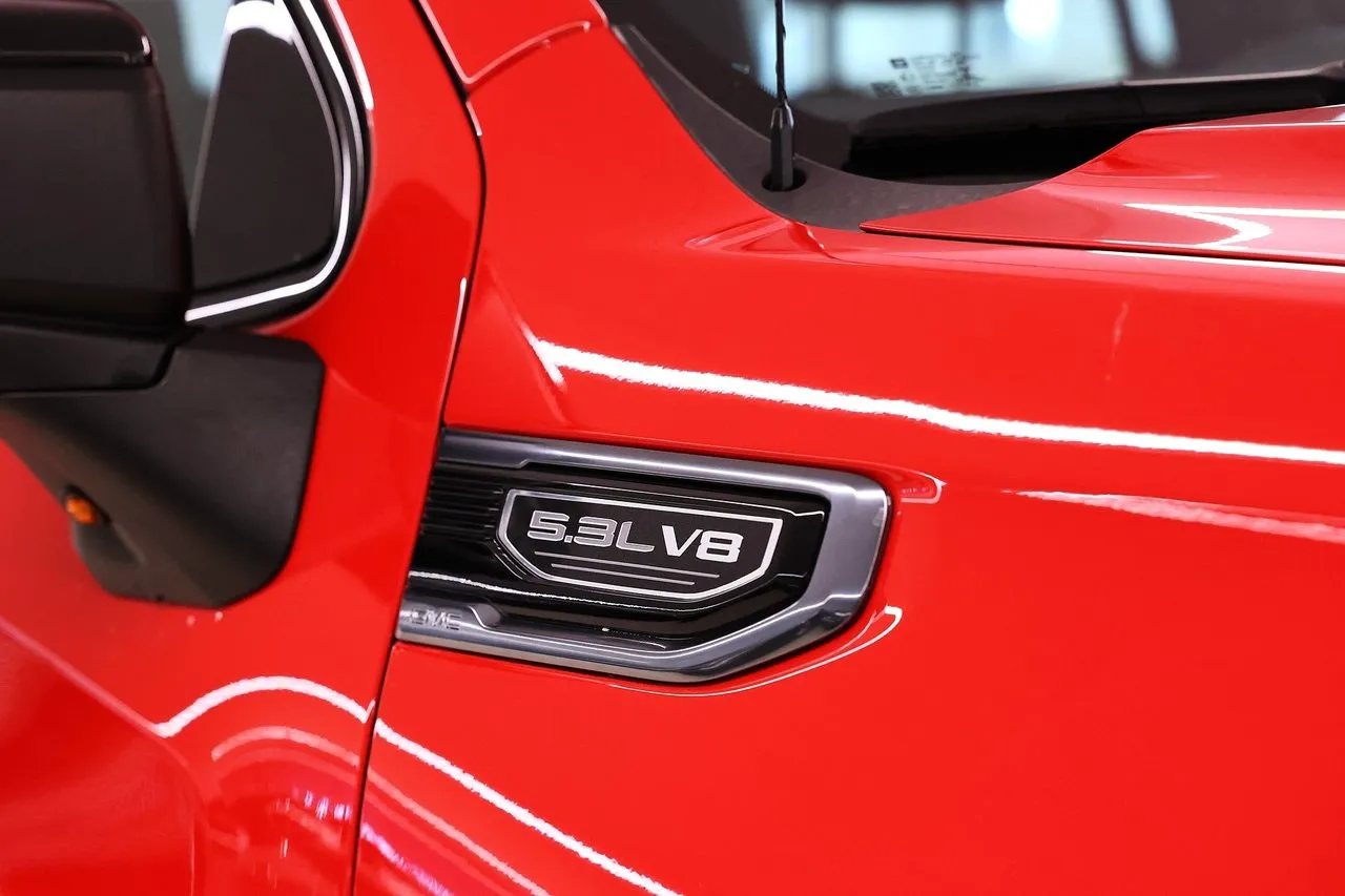Vehicle image 6