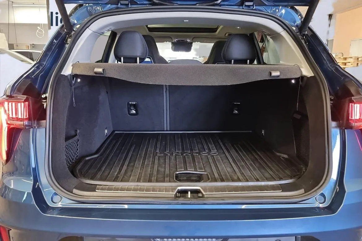 Vehicle image 18