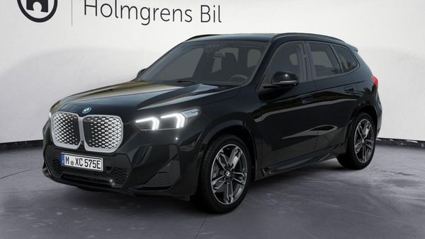 BMW iX1 xDrive30 M Sport Active Ed Drag DA H K | Ränta 0,95% - 2026