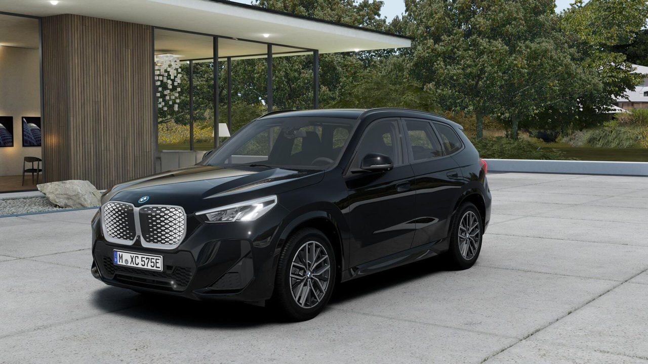 BMW iX1