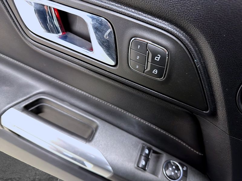 Ford Mustang bild 13