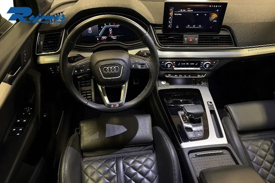Vehicle image 18