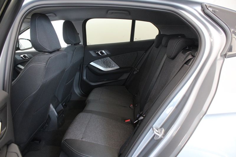 BMW 120 bild 11