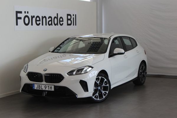 BMW 120 M Sport Design Nav Drive/Park-Assist Rattvärme - 2025