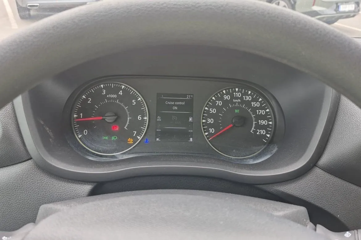 Vehicle image 32