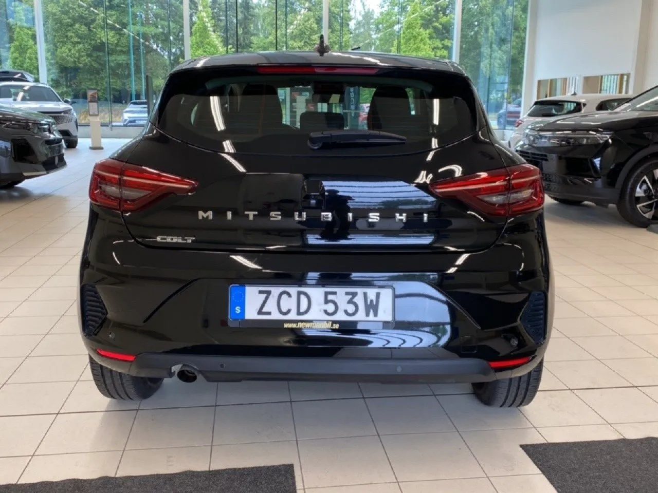 Vehicle image 13