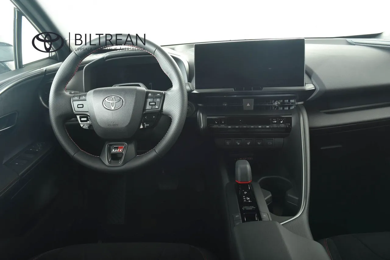 Vehicle image 12