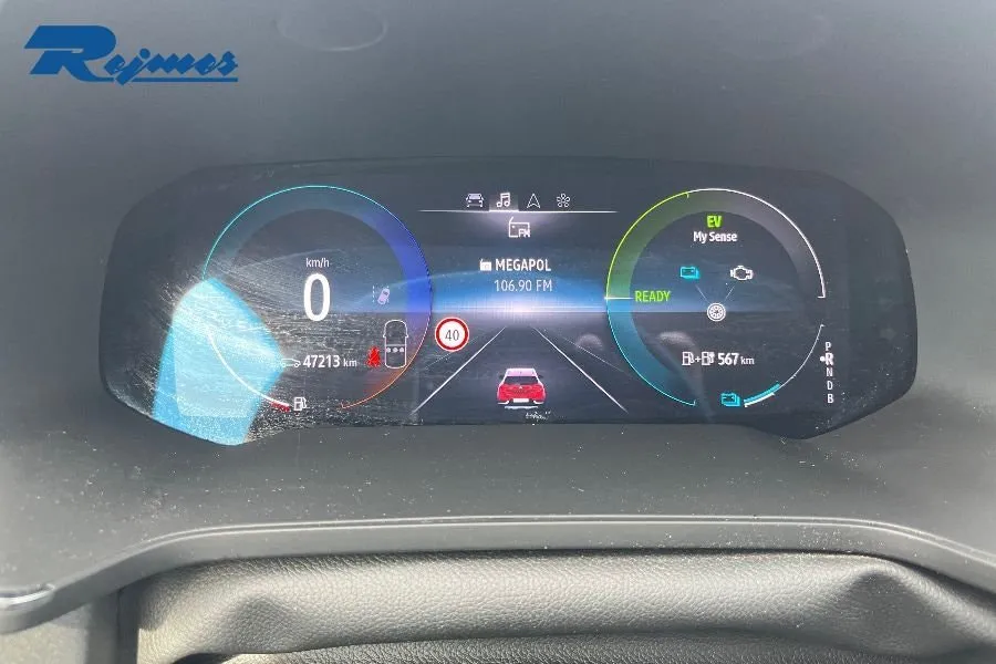Vehicle image 8