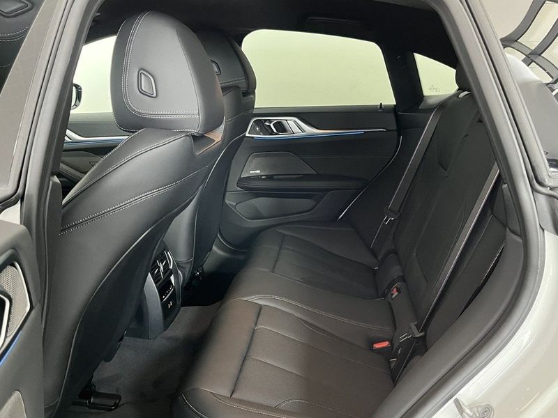 BMW i4 bild 12