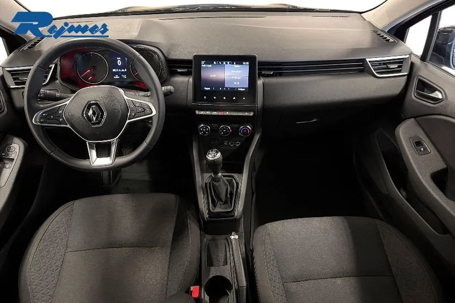 Vehicle image 16
