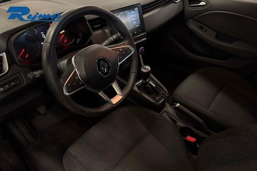 Vehicle image 18