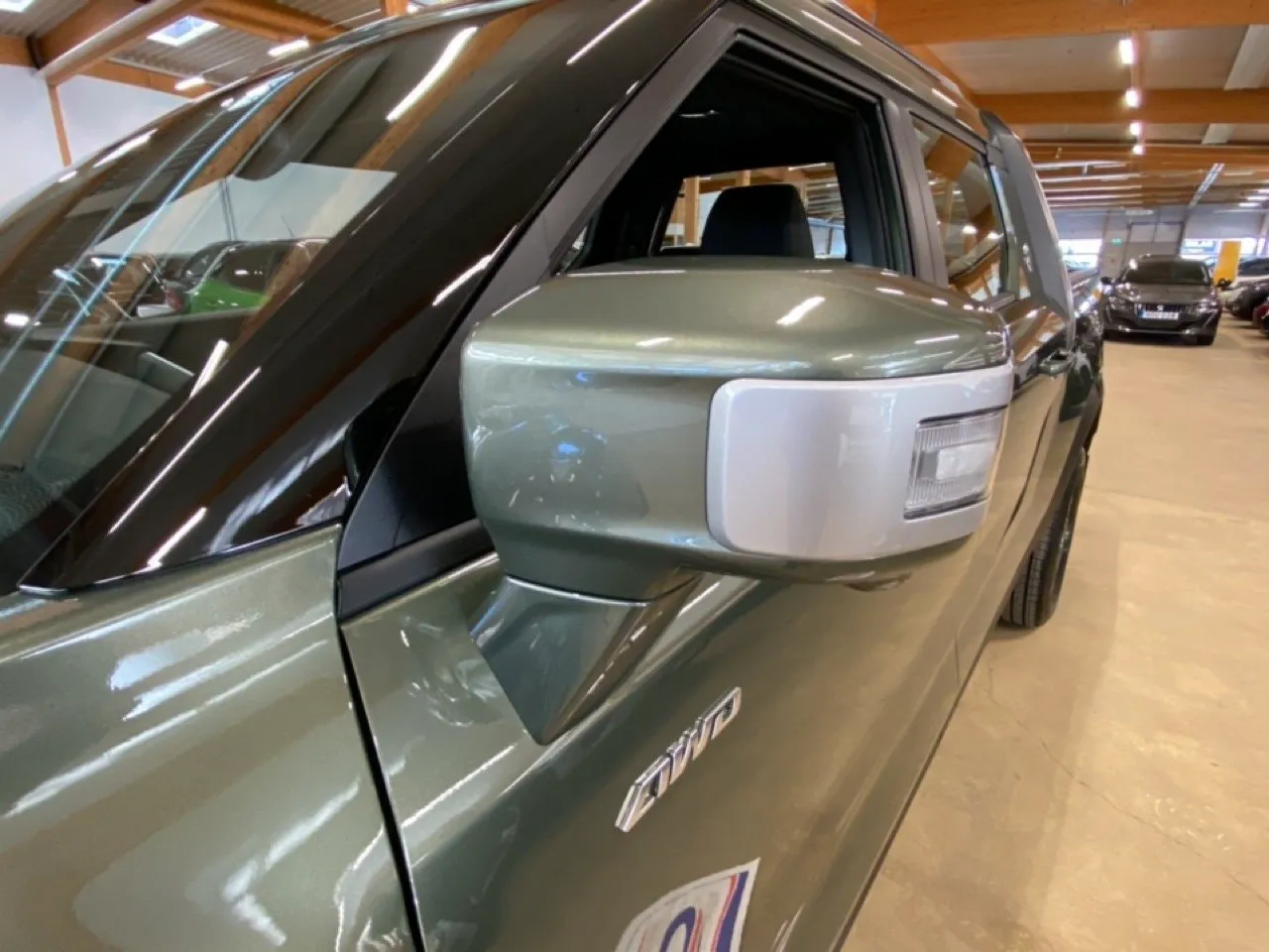 Vehicle image 21