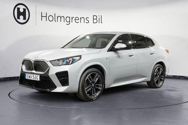 BMW iX2 eDrive20 xDrive20 M Sport Innovation Fartpilot Headup P - 2024