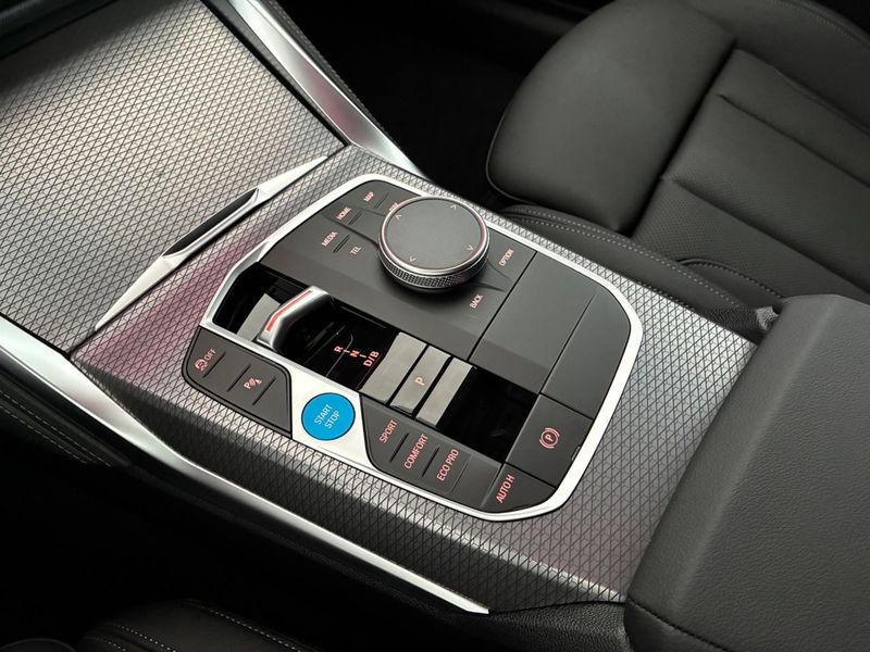BMW i4 bild 7
