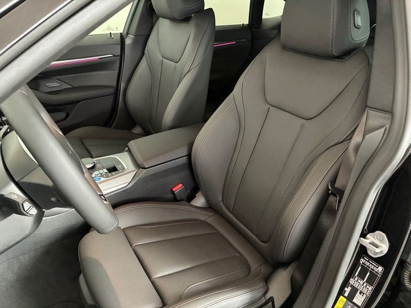 BMW i4 bild 6