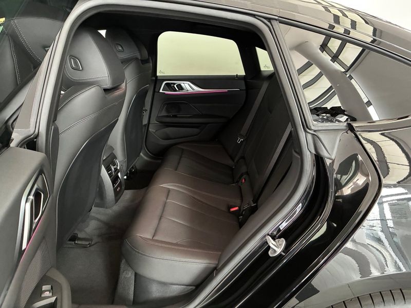 BMW i4 bild 11