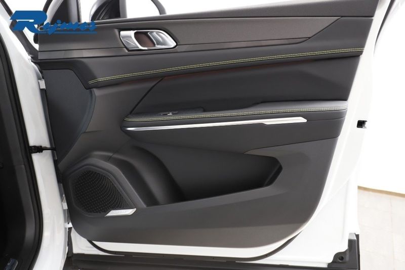 Lynk & Co 01 bild 13
