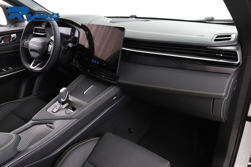 Lynk & Co 01 bild 25