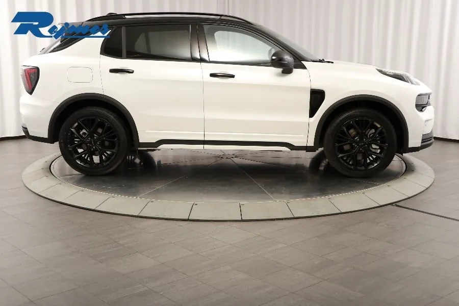 Vehicle image 25