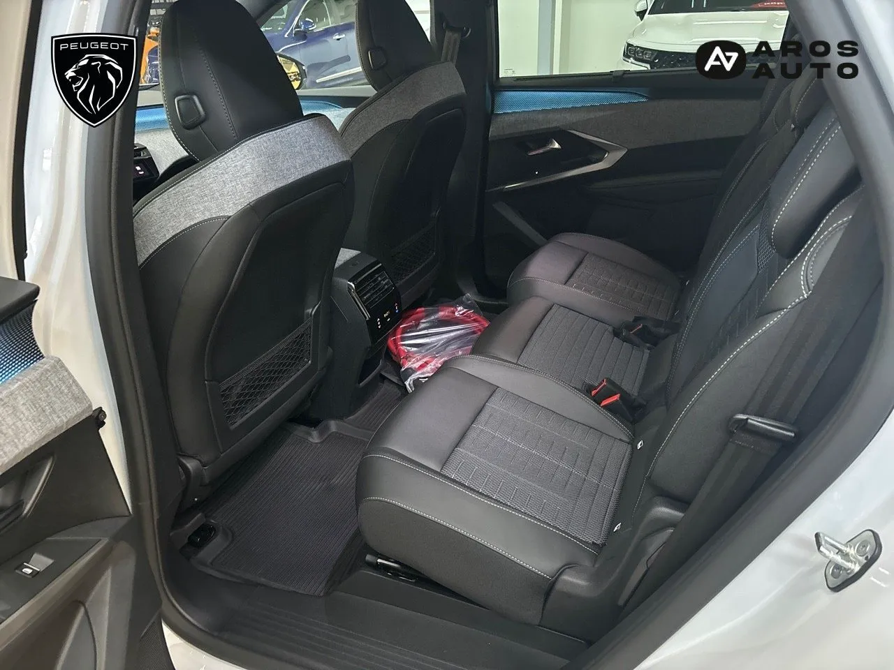 Vehicle image 14