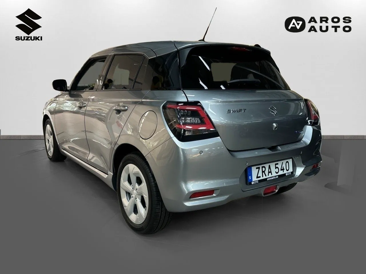 Vehicle image 5