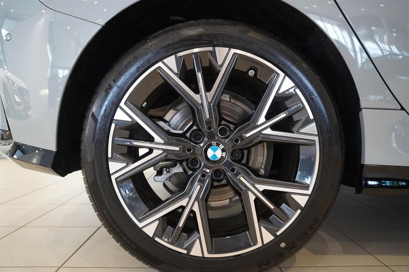 BMW 120 bild 16