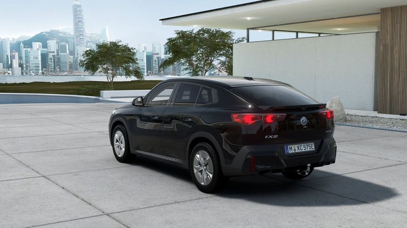 BMW iX2 bild 13