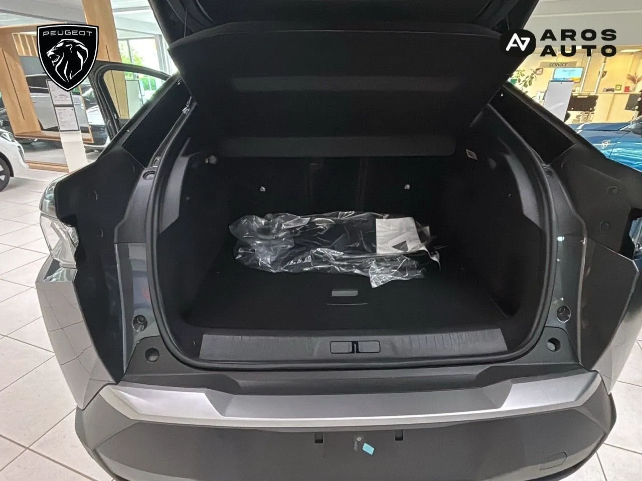 Vehicle image 13