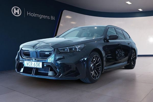 BMW M5 Touring Drag Ultimate Pack DA Pro B W - 2026