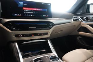 BMW i4 bild 8