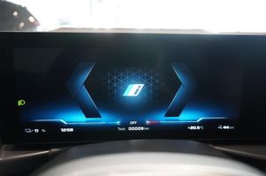 BMW i4 bild 9