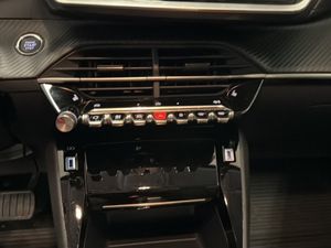 Peugeot 208 bild 12