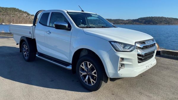Isuzu D-Max XRL EC med Aluminium flak, Lagerkampanj - Utgår 15/4 - 2025