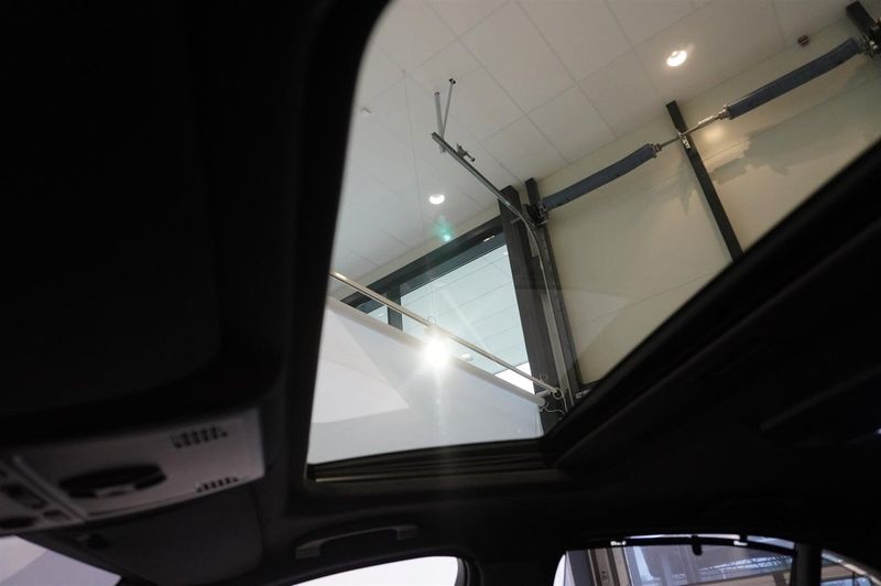 BMW 335 bild 16