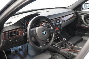 BMW 335 bild 2