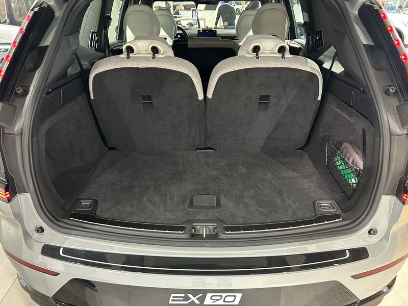 Volvo EX90 bild 10