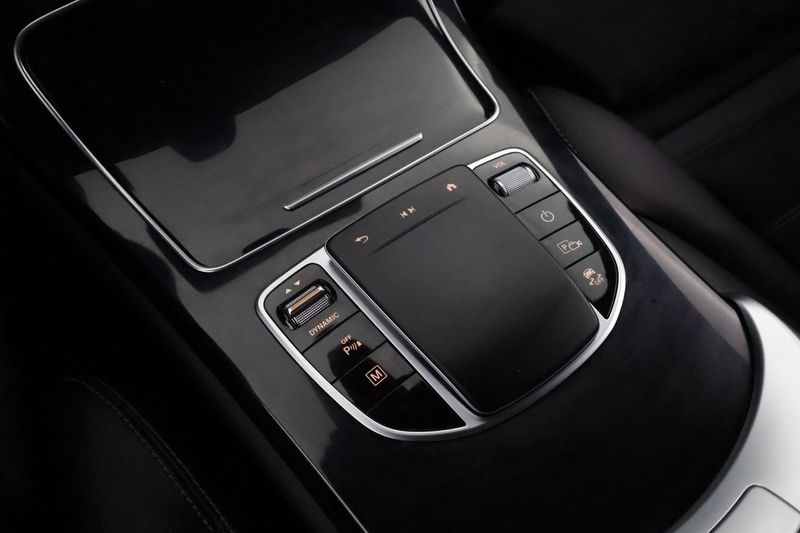 Mercedes GLC300 bild 24