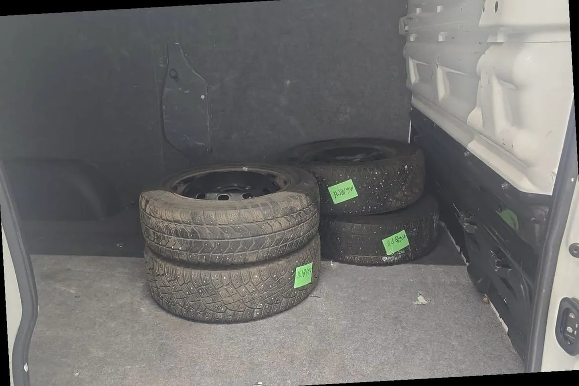 Vehicle image 18