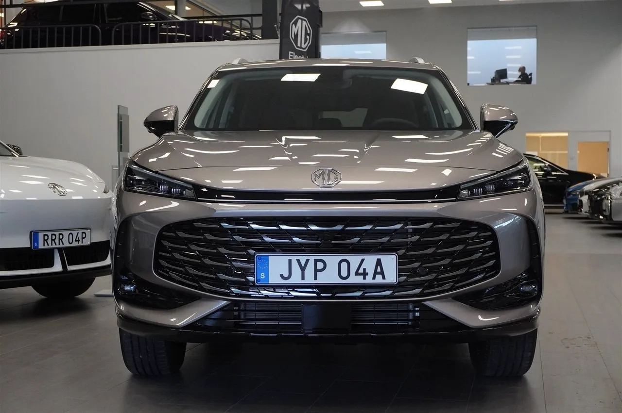 Vehicle image 6