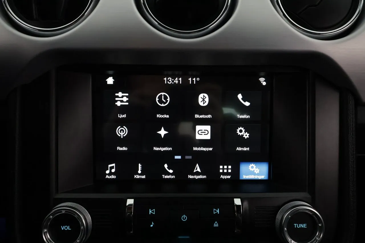 Vehicle image 18